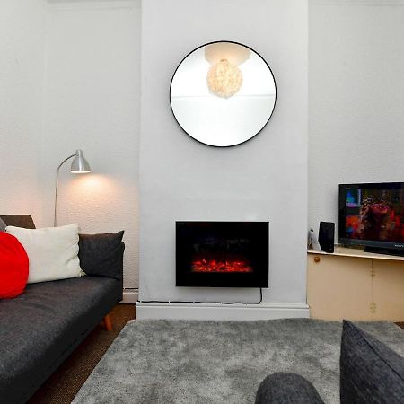 Pass The Keys Perfectly Located 3 Bed Home Close To The City คาร์ดิฟฟ์ ภายนอก รูปภาพ